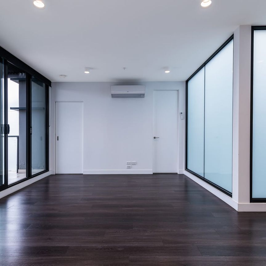 Location, Quality & Convenience! - Photo 1