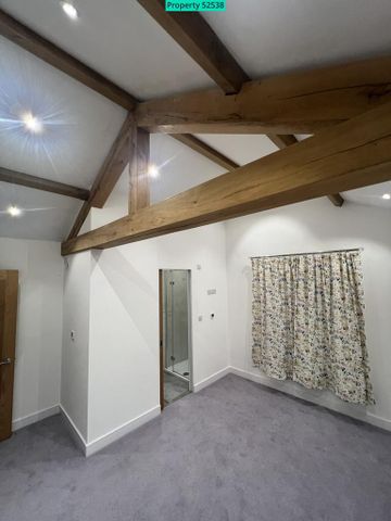 3 bedroom barn conversion to rent - Photo 3