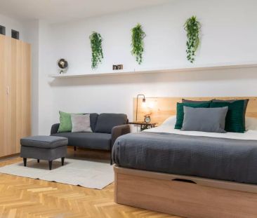 Room in a shared 7-bedroom apartment for rent in Trafalgar. - Photo 6