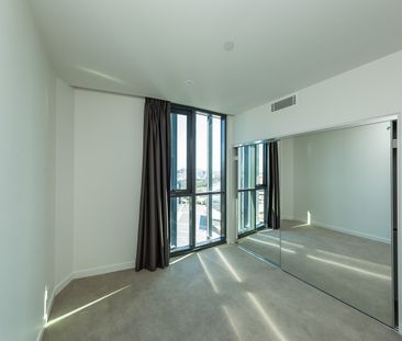St Julien Residences - Stunning City & River Views! - Photo 5