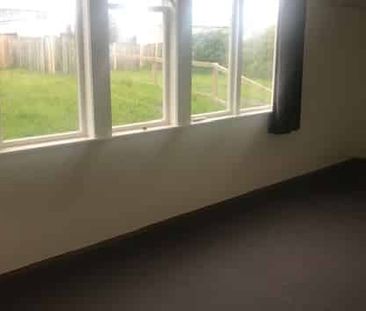 NICE AND TIDY AND READY TO GO: - Photo 2