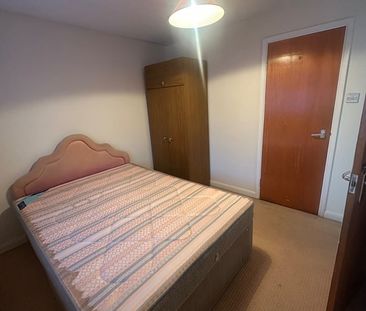 3 Bed Terraced House, Trevino Drive, LE4 - Photo 6