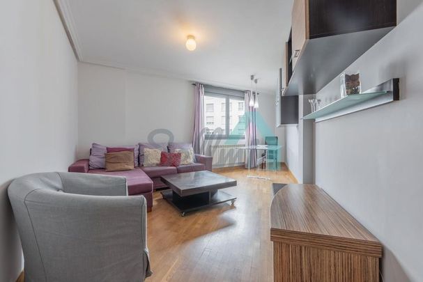 Alquiler de piso en Calle Sacramento - Photo 1