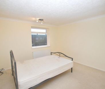 2 bedroom semi-detached house to rent - Photo 5