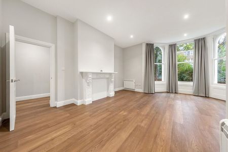 A beautifully proportioned two bedroom apartment ideally positioned for access to Richmond and St Margarets. - Photo 2