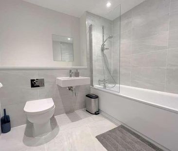 Stoneham, SO50 - Photo 1