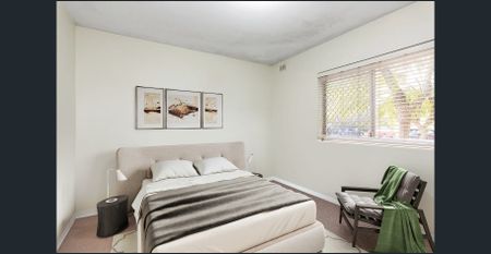 Modern & Low Maintenance Ground Floor Apartment - Photo 5