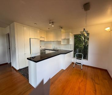 3-Bedroom Hideaway with Stunning views - Photo 3