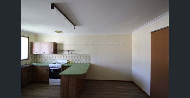 Functional and Low Maintenance Unit - Photo 1