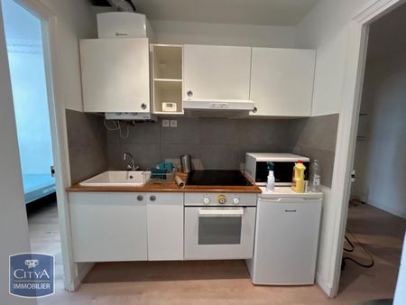 Location Appartement 2 pièces 41m² PARIS 18ème - Photo 4