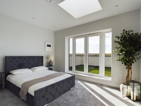 5 bedroom link detached house to rent - Photo 4