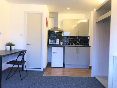 Studio to rent - Photo 5