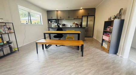 Fully Renovated Home with 3 Bedrooms Upstairs + 2 Large Rumpus Rooms Downstairs - Photo 4