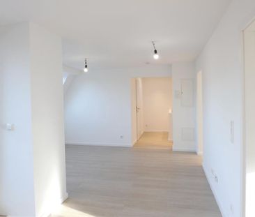 Erstbezug nach Komplettrenovierung!! Wunderschöne DG-Wohnung in tol... - Photo 1