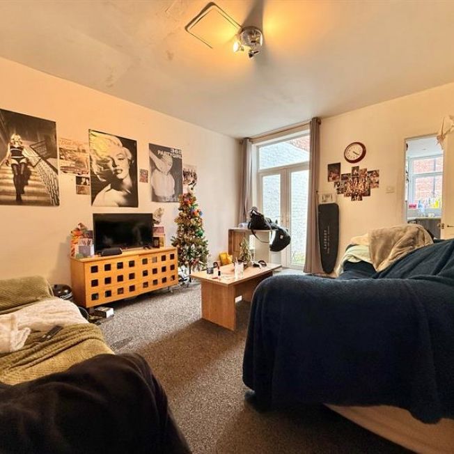 4 Bedroom Terraced To Let - Photo 1