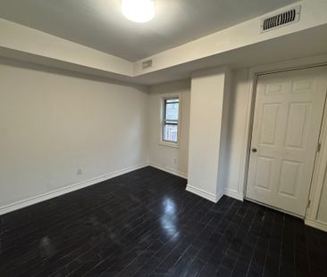 For Lease - 180 Carlton Street Unit# 1, Toronto, Ontario - Photo 6