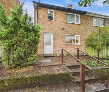 3 bedroom Semi-detached house to rent - Photo 5