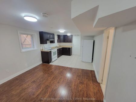 77 Ashford Court #Lower - Photo 3