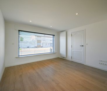 Instapklare eengezinswoning in een rustige buurt in Oostrozebeke! - Photo 1