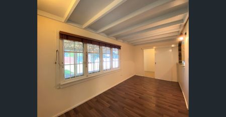 Cosy Three Bedroom Home, Gas cooking, WATER USAGE INCLUDED! - Photo 2