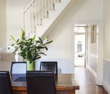 Three Bedroom Renovated Terrace with Detached Studio - Photo 4