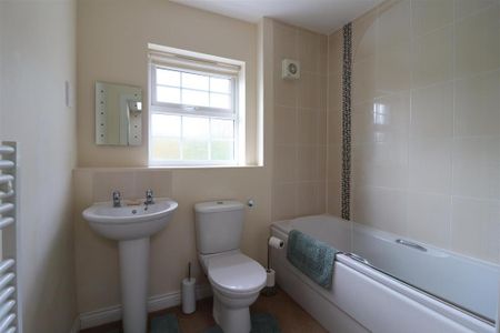 2 bedroom flat to rent - Photo 5