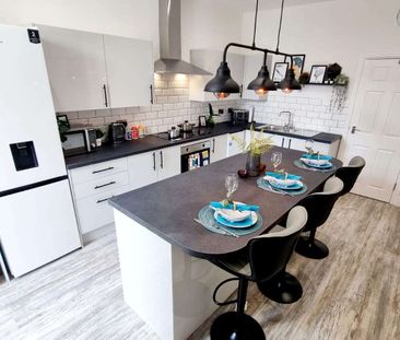 Luxury Private Rooms Room 5 - Photo 6