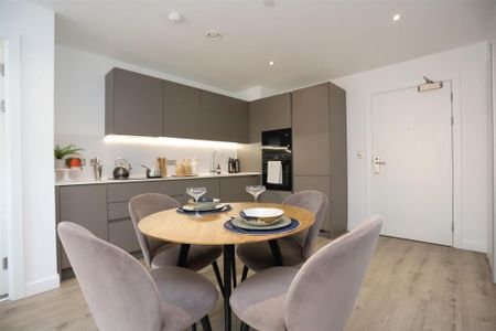 3 bedroom flat to rent - Photo 5