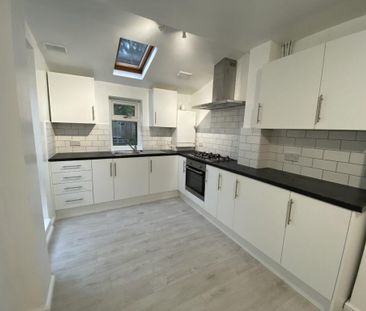 3 bedroom terraced house to rent - Photo 5
