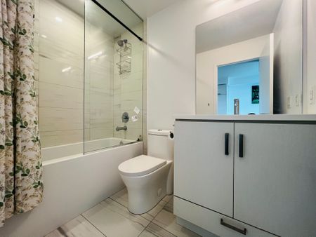 For Lease - 38 Honeycrisp Crescent Unit# 2005, Vaughan, Ontario - Photo 2