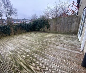 4 bedroom semi-detached house to rent - Photo 5