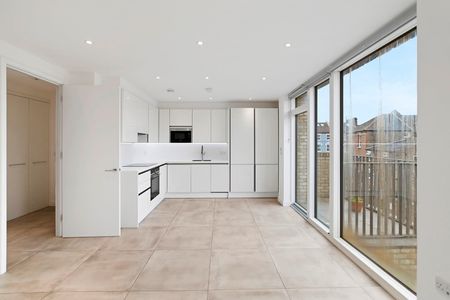 2 Bed Flat, Hafer Road, SW11 - Photo 4