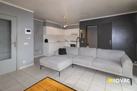 Centraal gelegen gelijkvloers appartement met terras! - Photo 3