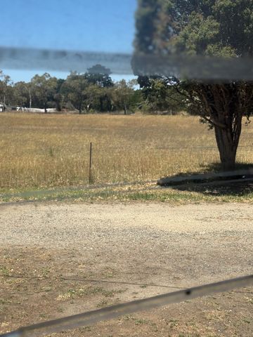 Lovely Banks - Photo 5