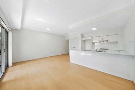 Modern North-Facing Apartment in a Prime Wentworthville Location - Photo 5