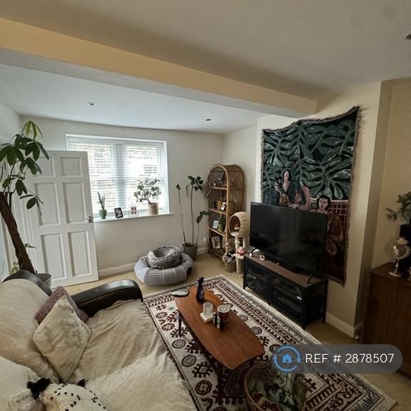 2 bedroom semi-detached house to rent - Photo 1