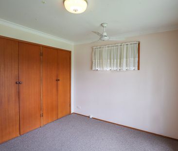 SPACIOUS 3 BEDROOM HOME - Photo 6