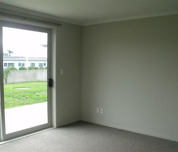 1109 Karamu Road North, Mayfair - Photo 2