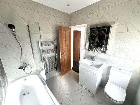 6 bedroom semi-detached house to rent - Photo 5