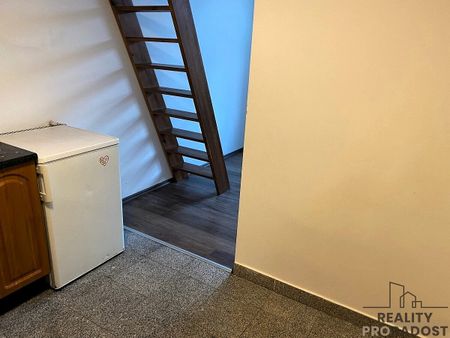 Pronájem bytu 1+kk 20 m² - Photo 2