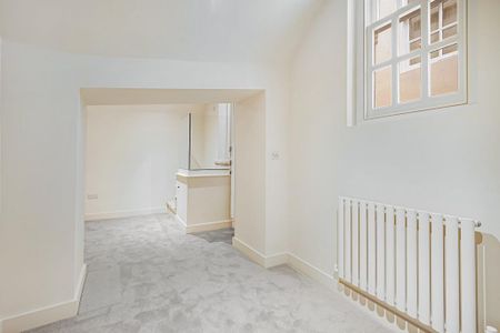 3 bedroom flat to rent - Photo 4