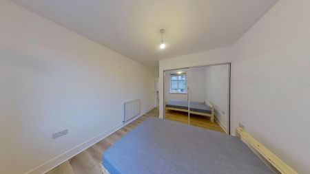 3 bedroom flat to rent - Photo 5