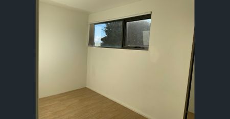 One standard bedroom plus one study room that can accommodate a single bed. - Photo 4