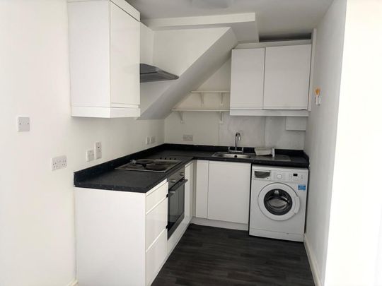 2 bedroom ground floor flat to rent - Photo 1