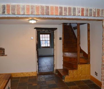 3 bedroom end of terrace house to rent - Photo 2