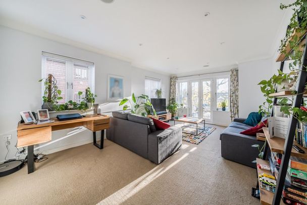 Meadrow, Godalming, Surrey, GU7 - Photo 1