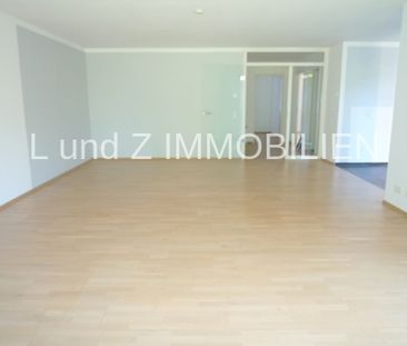 ** Außergewöhnliche helle und großzügige 2,5 - Zimmer Terrassenwohn... - Photo 4