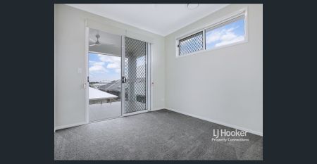 STUNNING HOME IN THE HEART OF NEWPORT - Photo 5