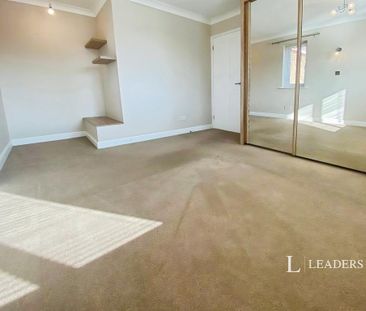 3 bedroom detached house to rent - Photo 3
