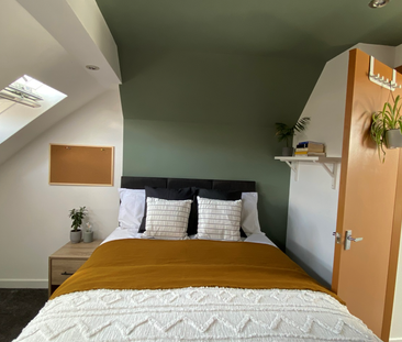 Luxury 5-Bed, 5-Bathroom Student Home – Kensington, Liverpool Room 3 - Photo 6